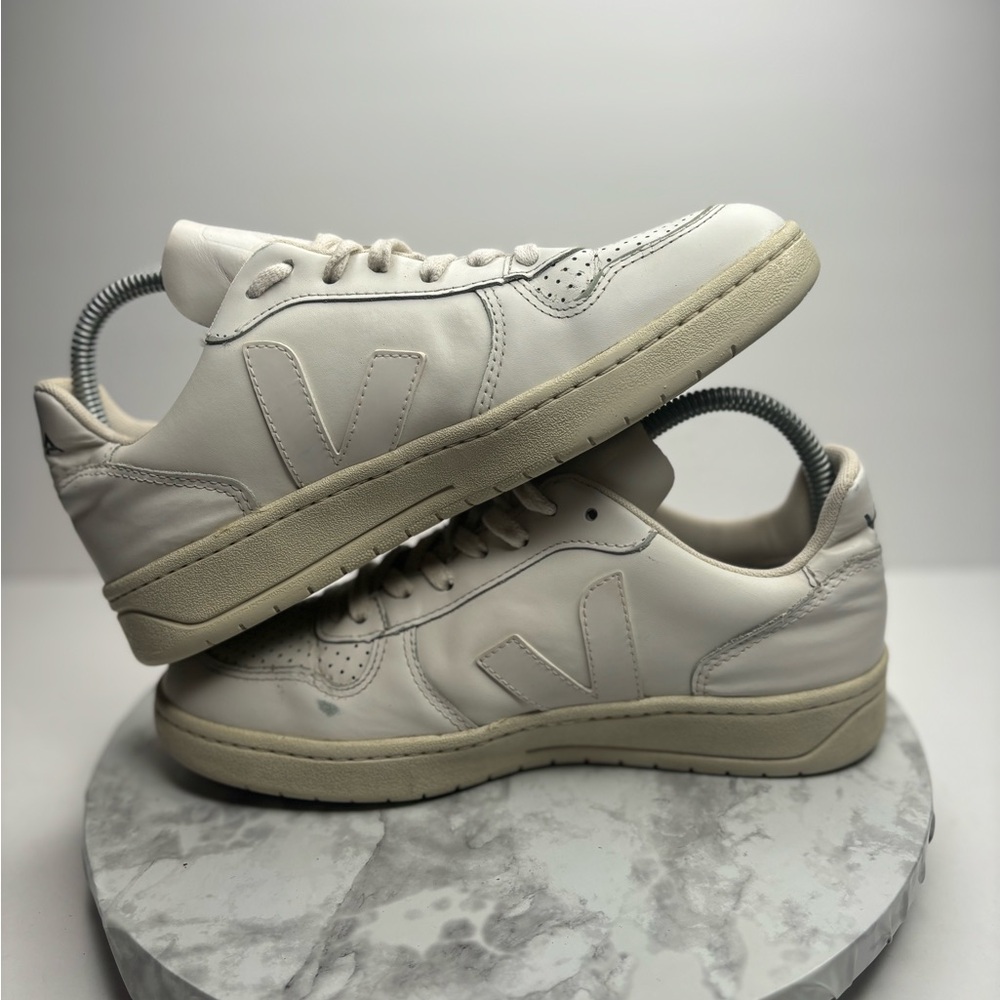 Veja Womens V-10 Sneakers Shoes White Tennis Leather Lace Up Perforated - Picture 7 of 7